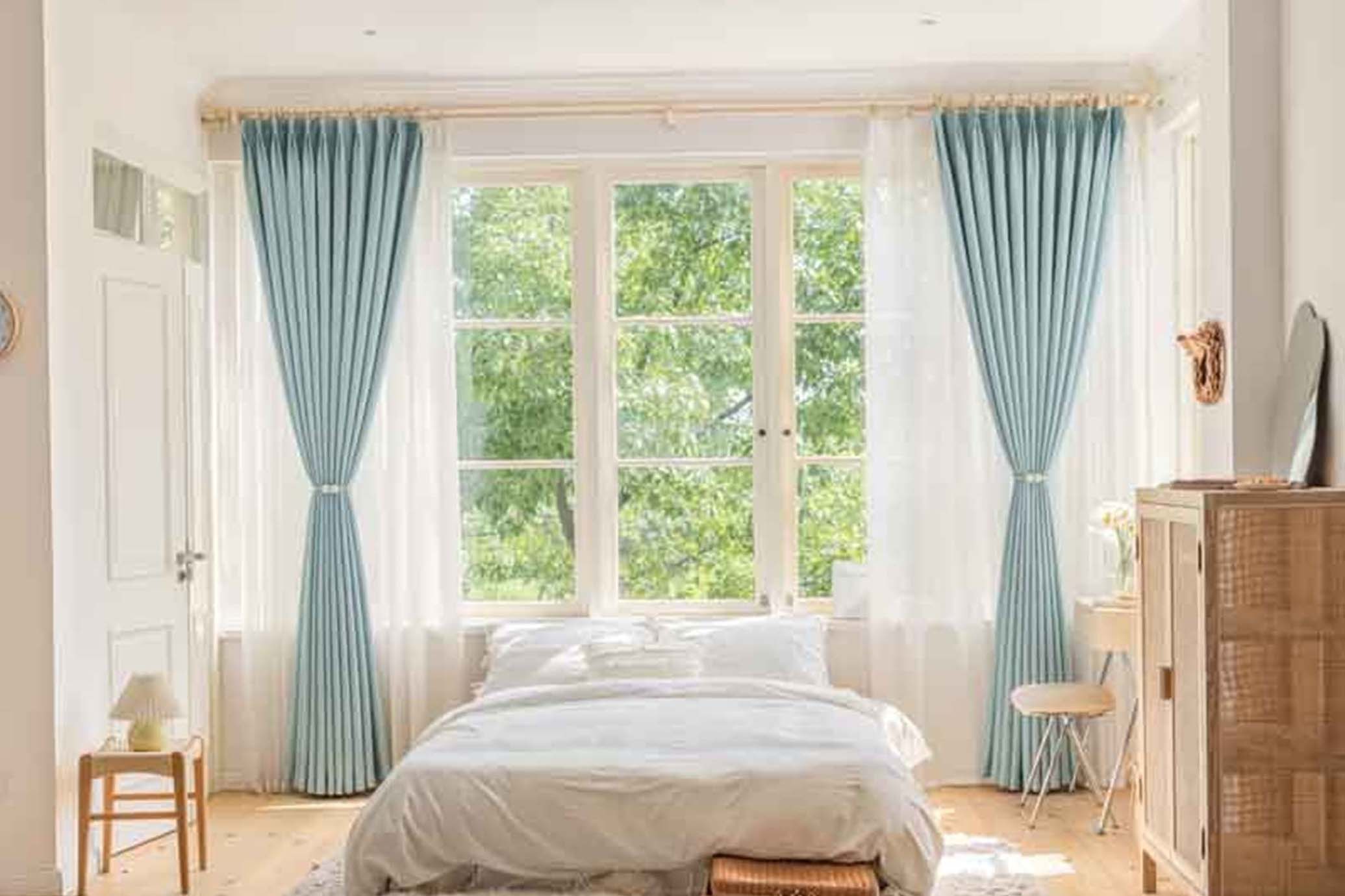 minimalist drapes